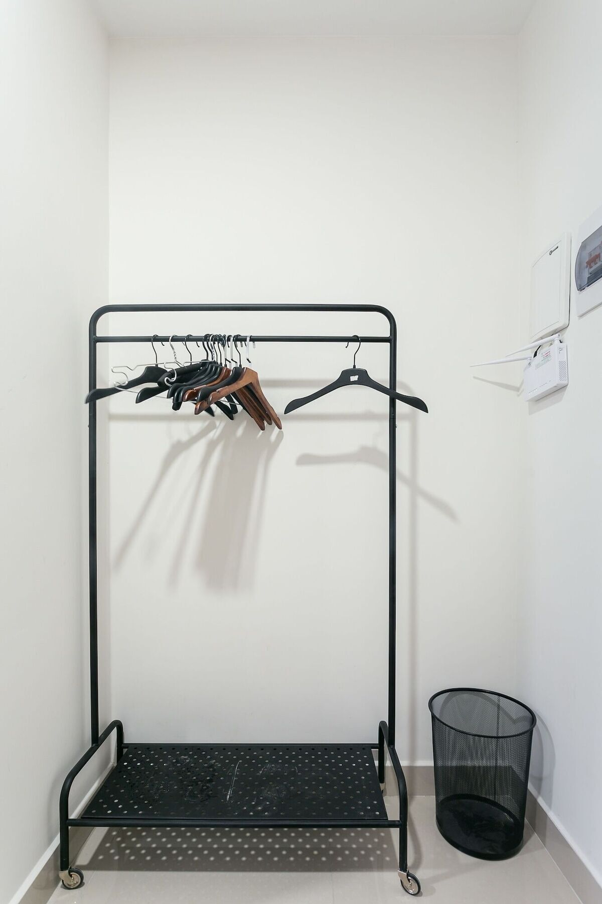 Minimalist Rivergate Apartment *